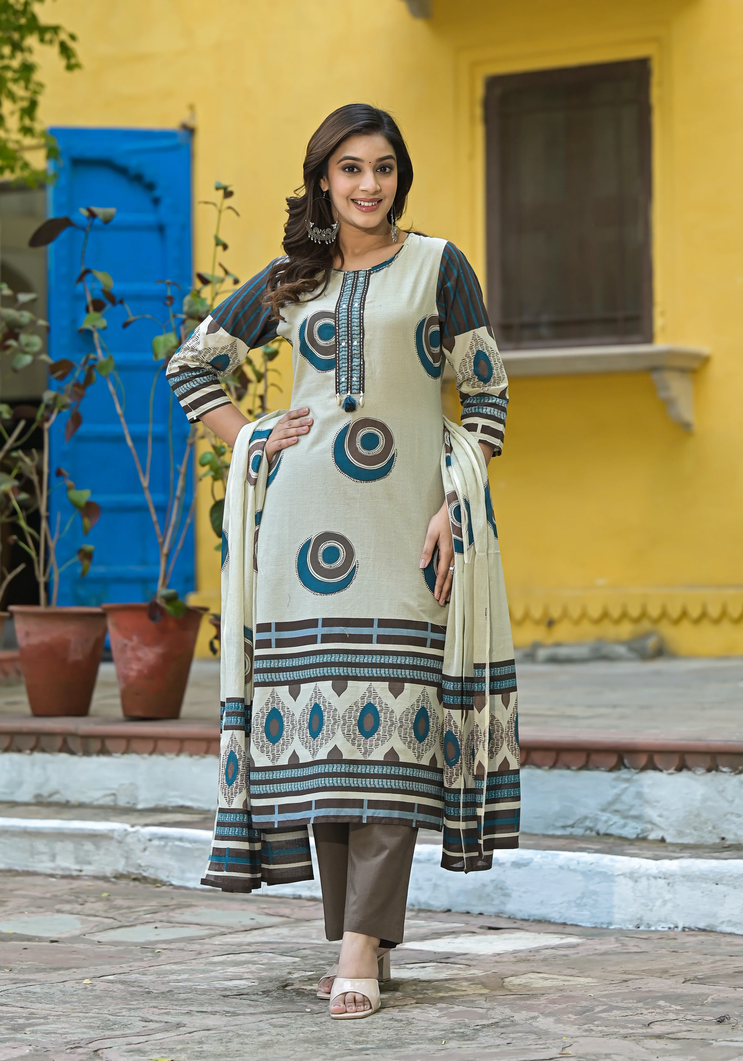 Hiya Ecru Cotton Suit set - Image 3
