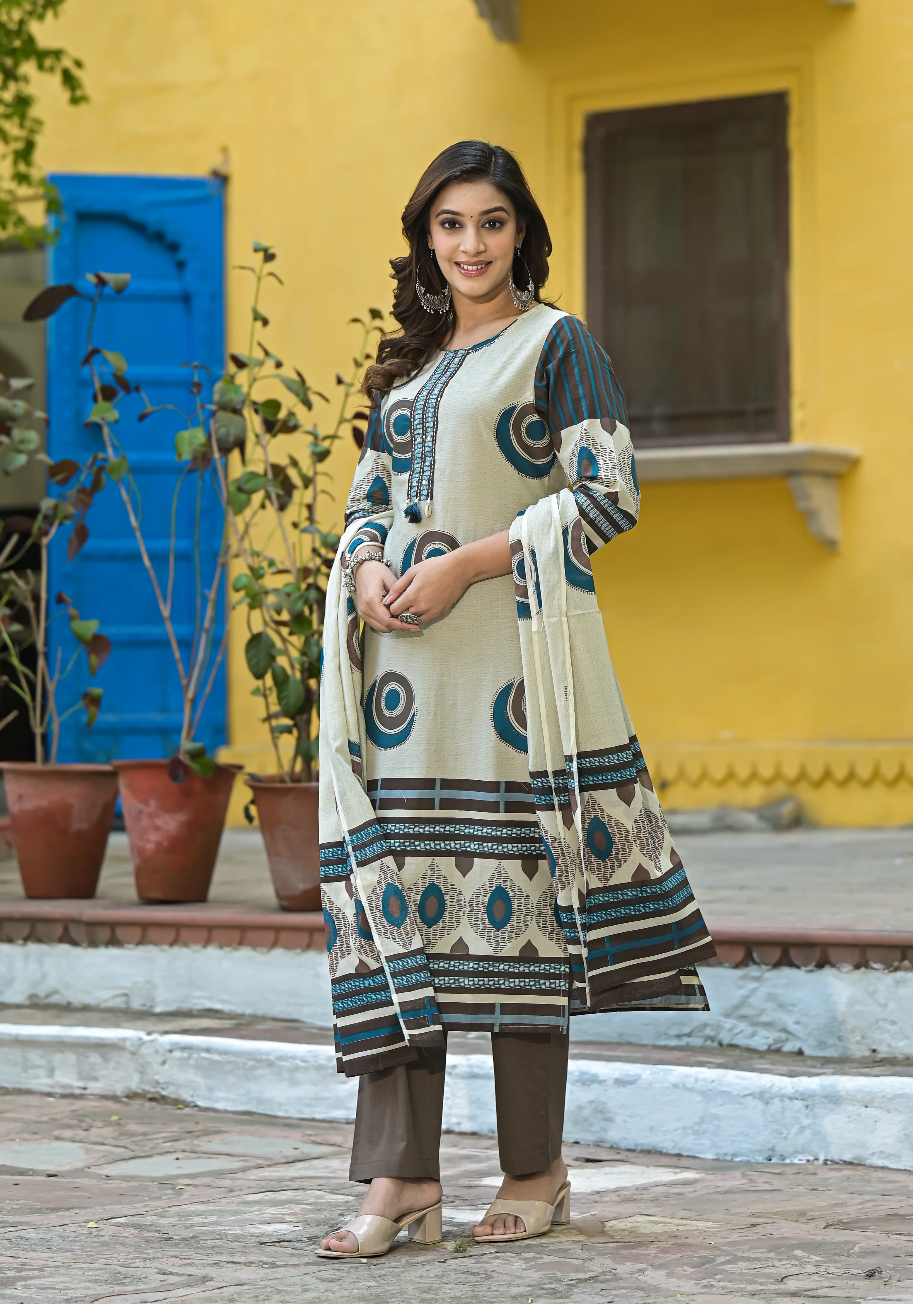 Hiya Ecru Cotton Suit set - Image 5