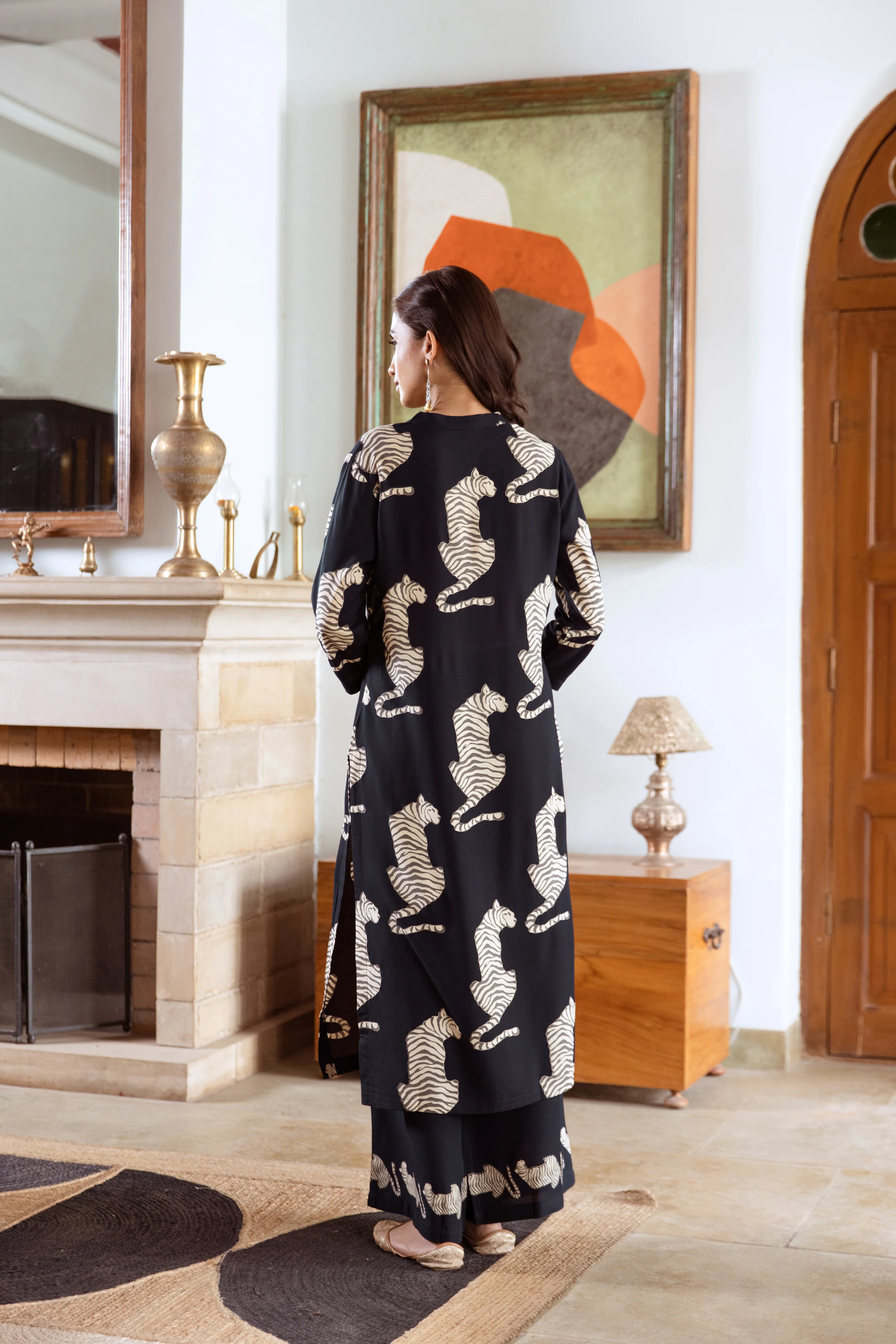 Aruna Midnight Tiger Kurta Pant Set - Image 4