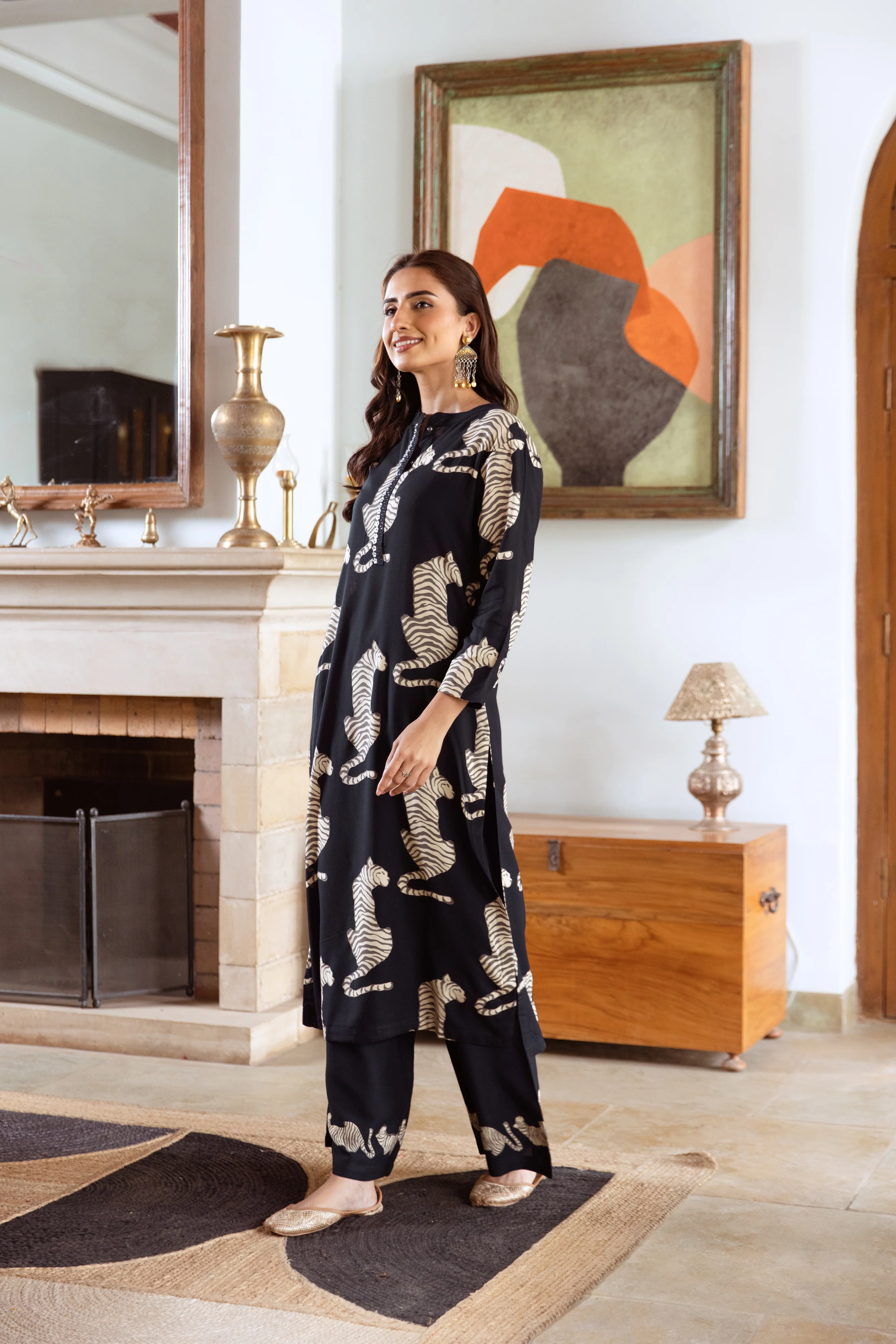 Aruna Midnight Tiger Kurta Pant Set - Image 7