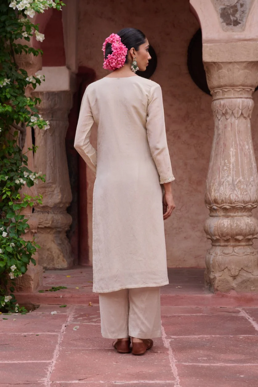 Gaurisha Daisy Full work Premium Suit Set - Image 3