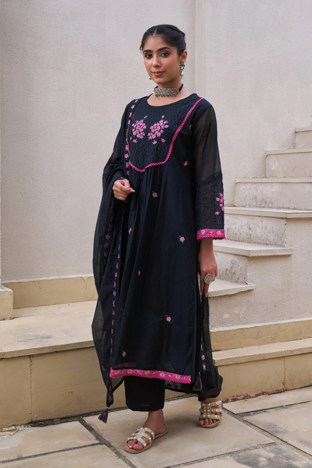 Sonpal mist embroidery cotton suit set - Image 3