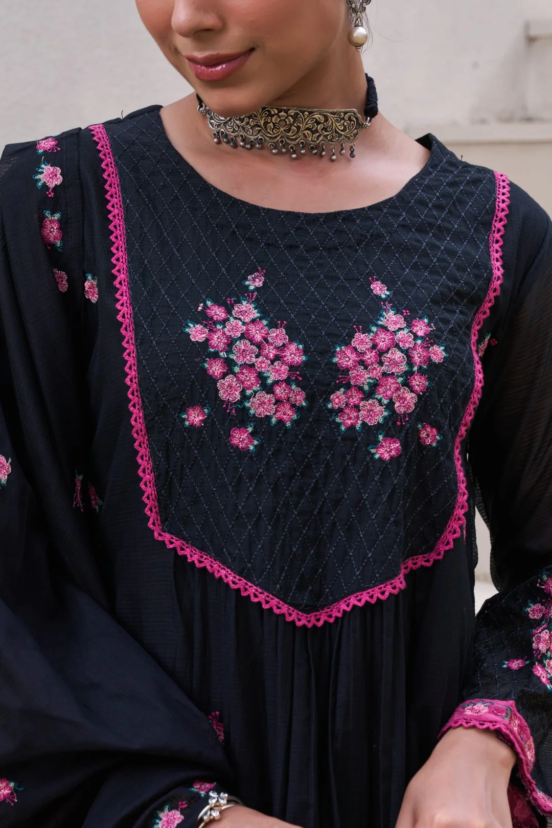 Sonpal mist embroidery cotton suit set - Image 4