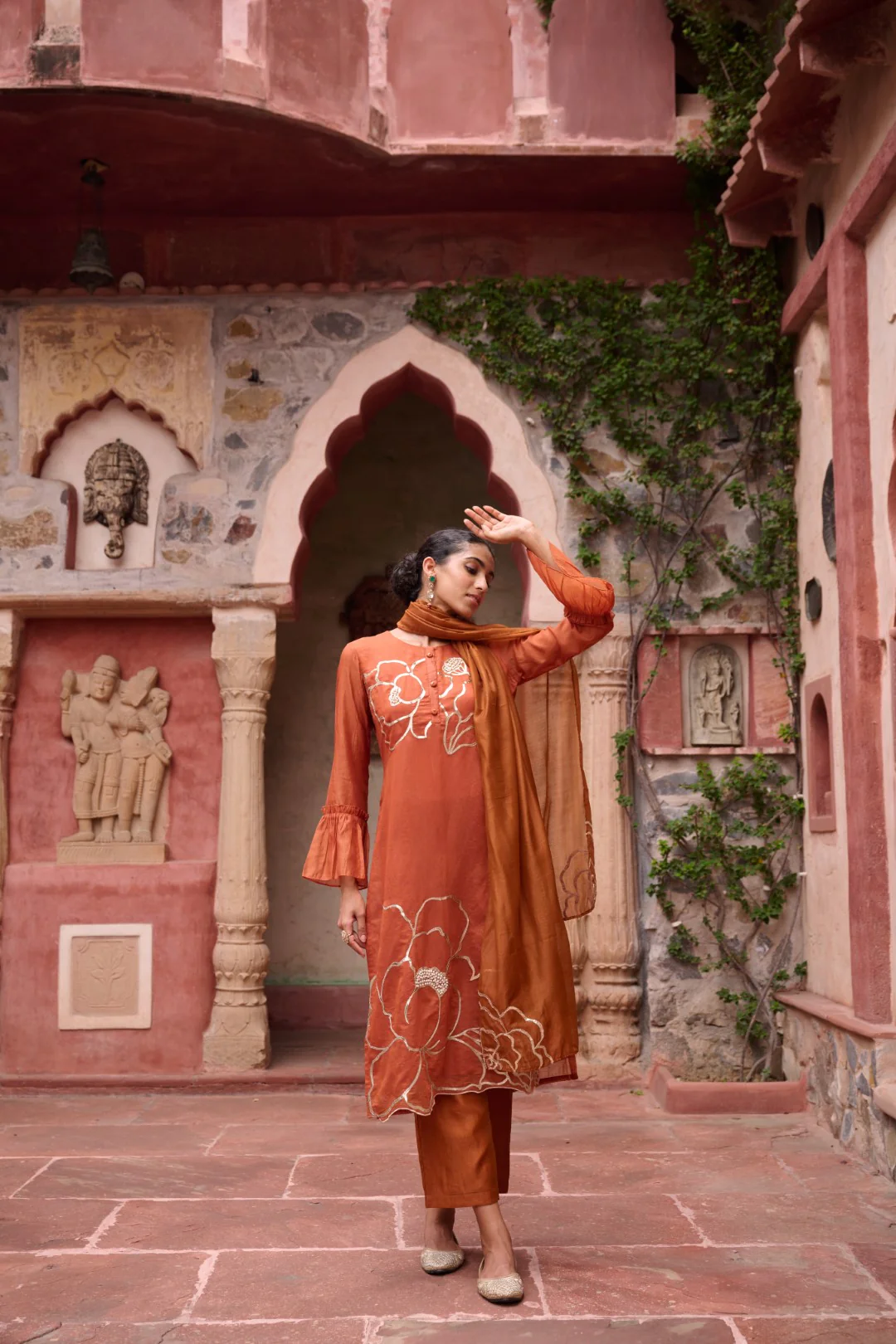 Sangini Apricot Premium Suit set - Image 23