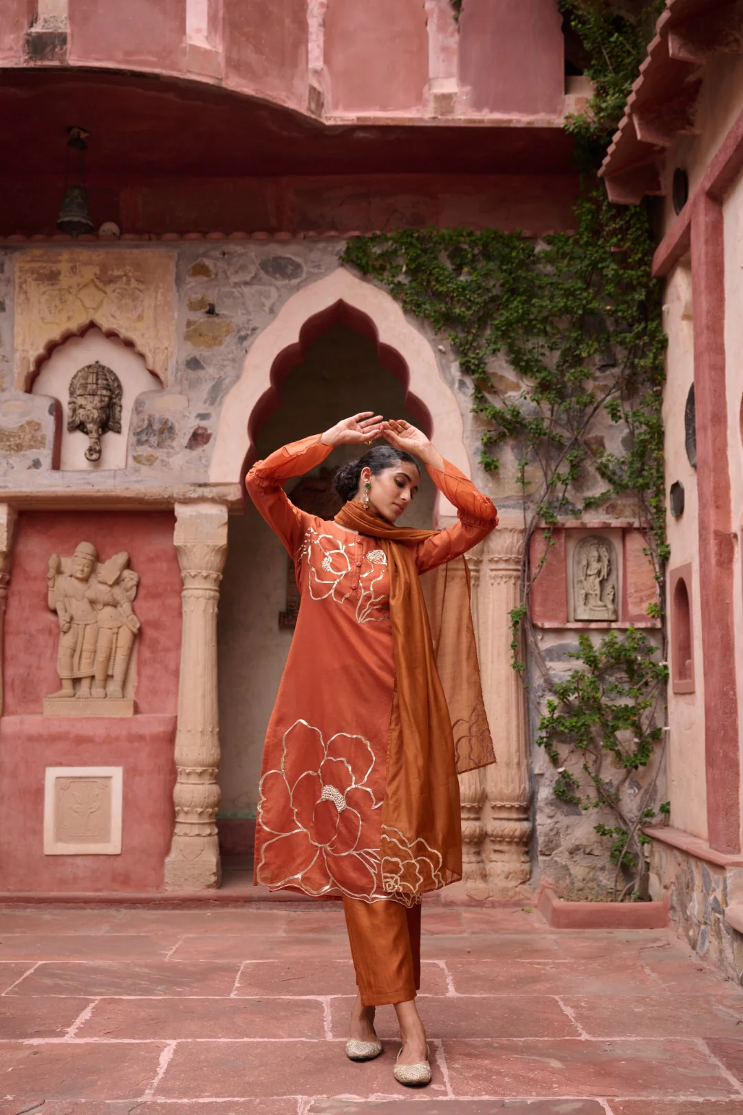 Sangini Apricot Premium Suit set - Image 24