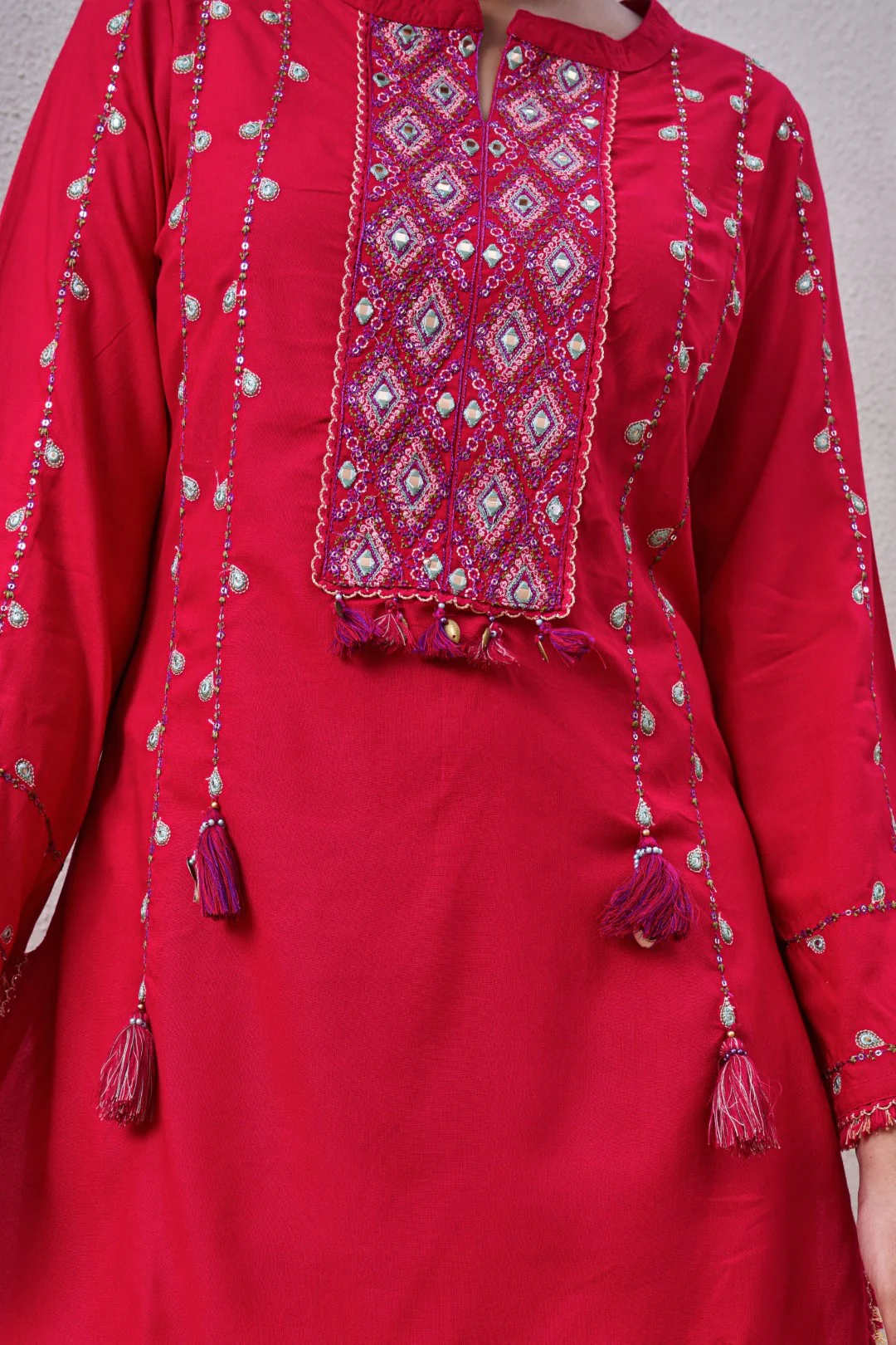 Stravi scarlet embroidery co-ord set - Image 4