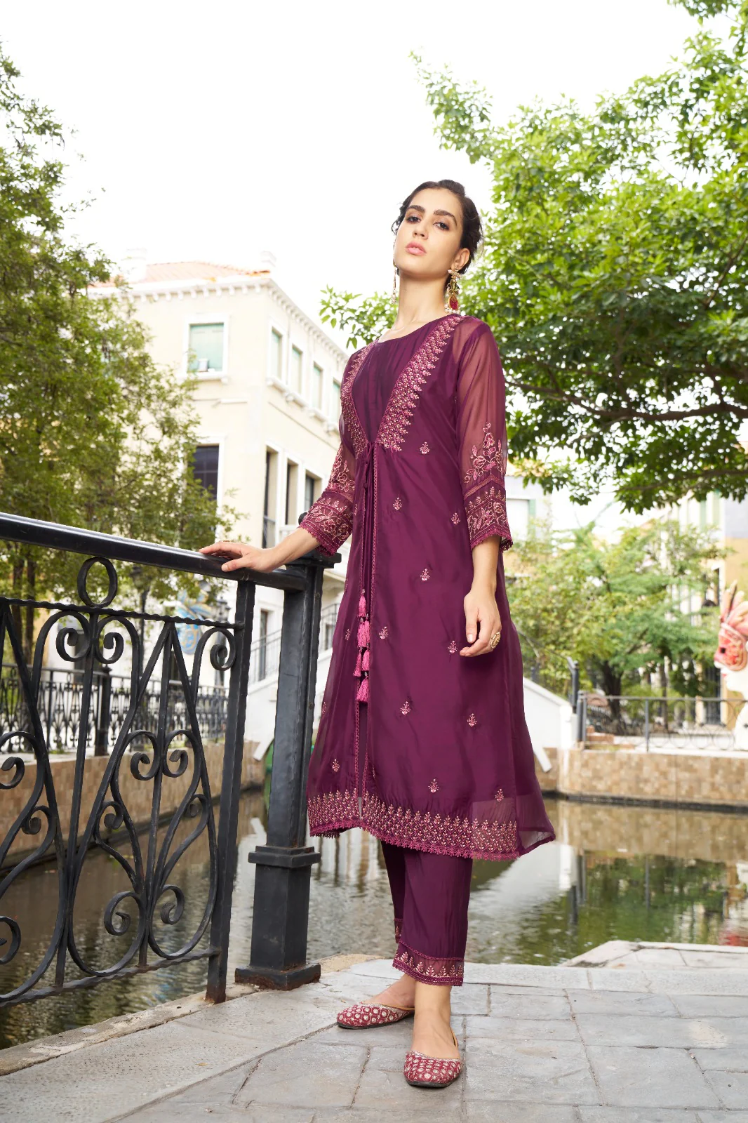 SIREESHA RAISIN EMBROIDERY DESIGNER ORGANZA JACKET SET - Image 3