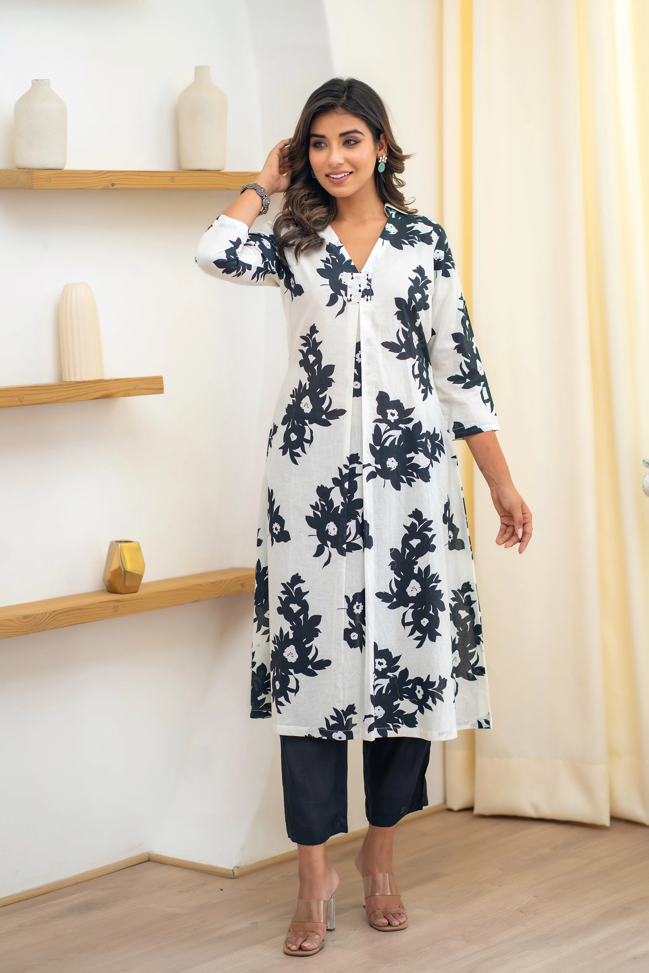 Maurya Leafy Printed Kurta Pant set - Image 6