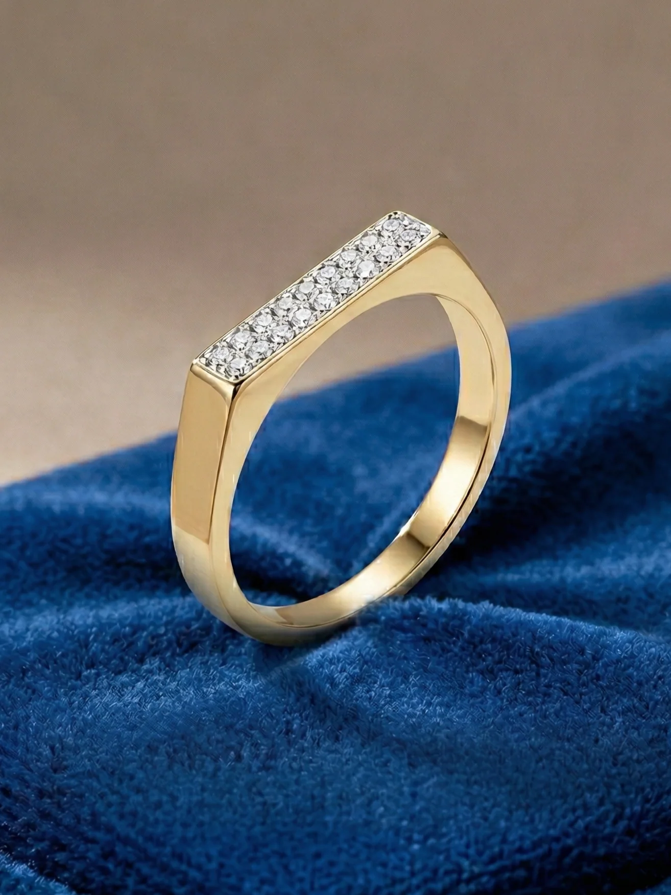 Rivaaz Royale Diamond Ring - Image 2