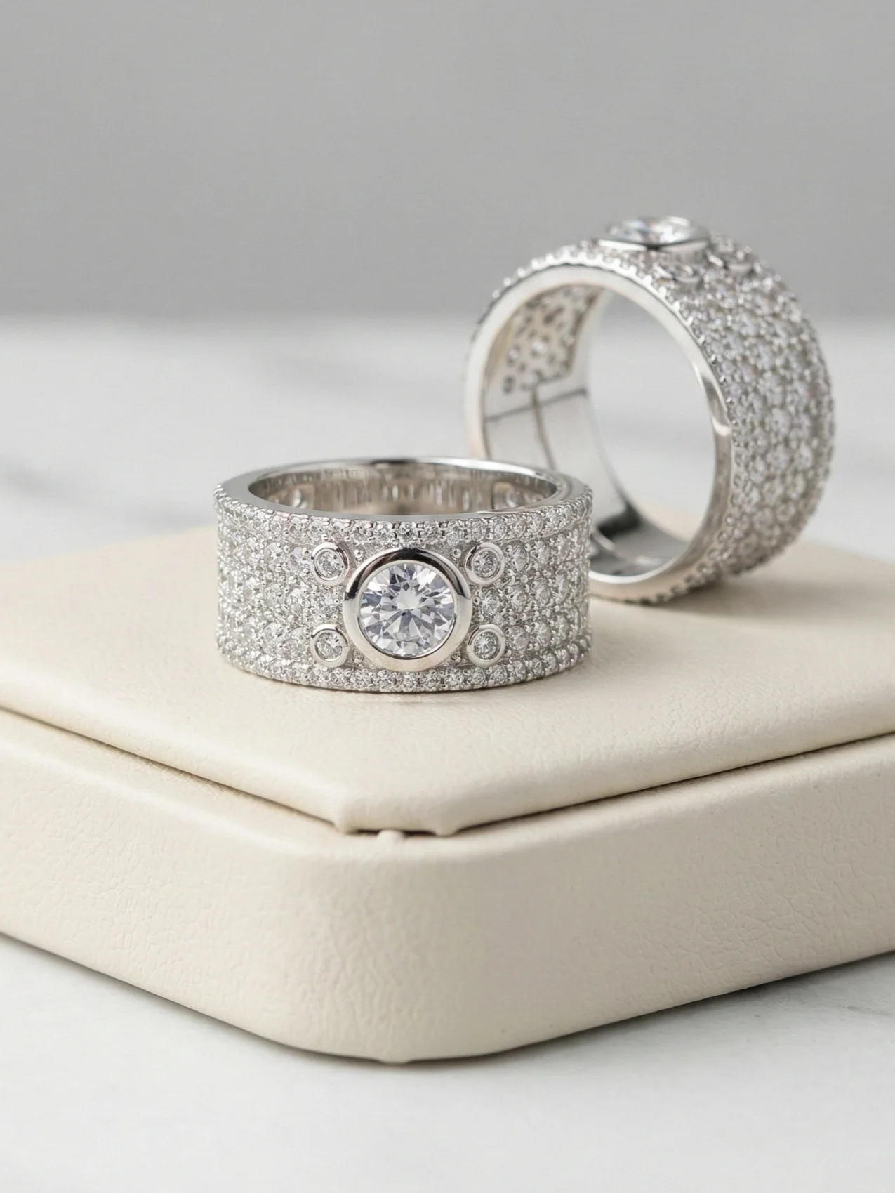 Rivaaz Royale Diamond Ring - Image 3