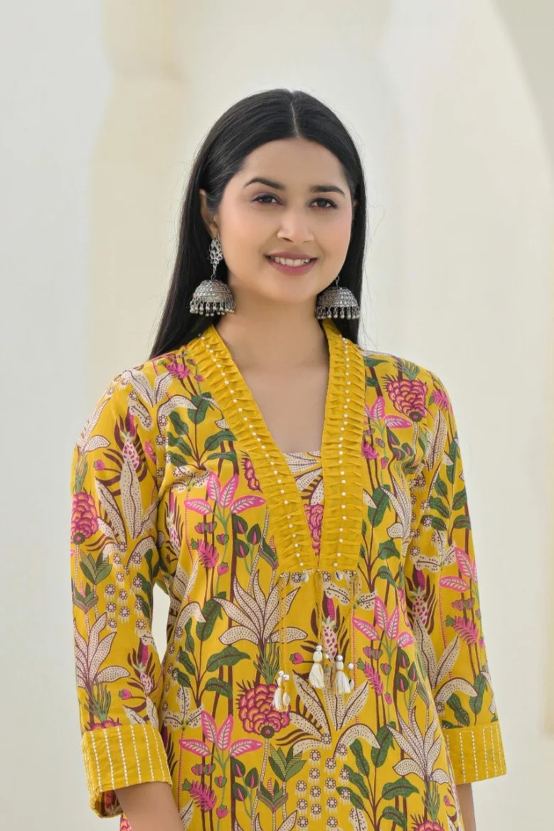 Sakshi Amby Printed Kurta Pant Set - Image 2