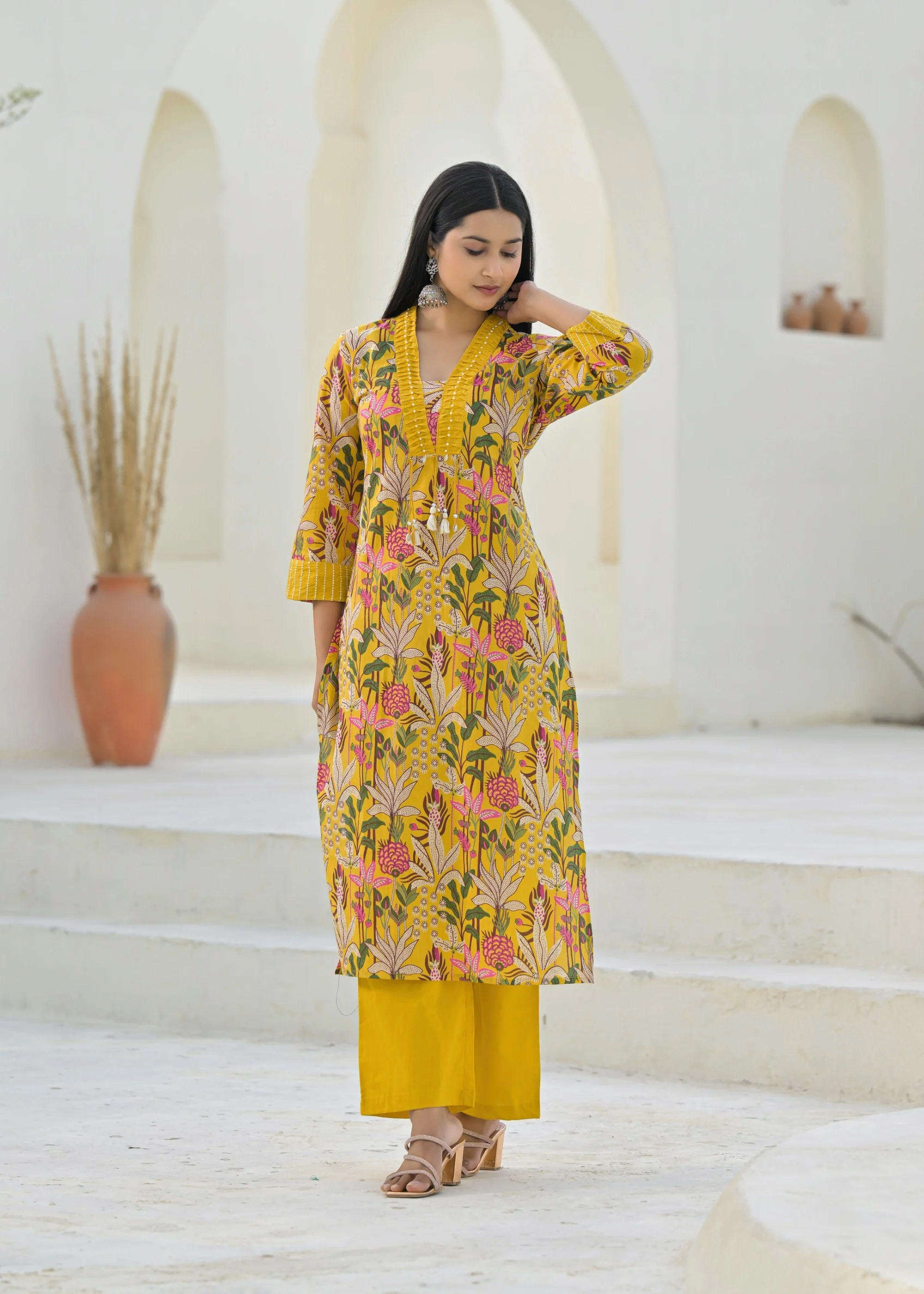 Sakshi Amby Printed Kurta Pant Set - Image 4