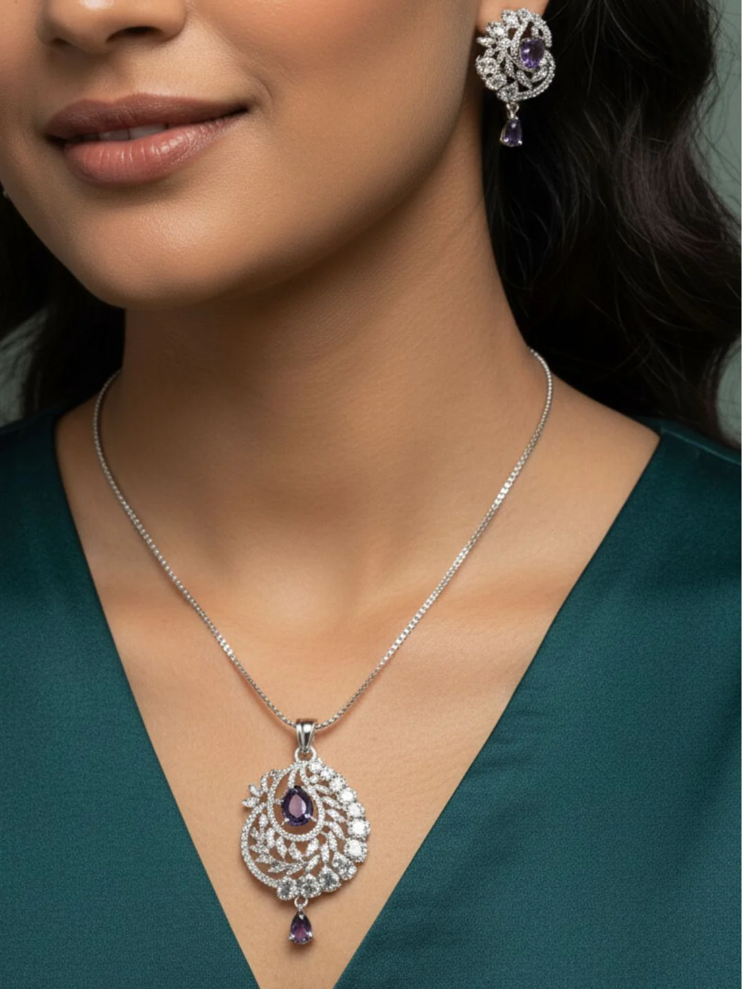 Savana Diamond Earing & Pendant Set - Image 2