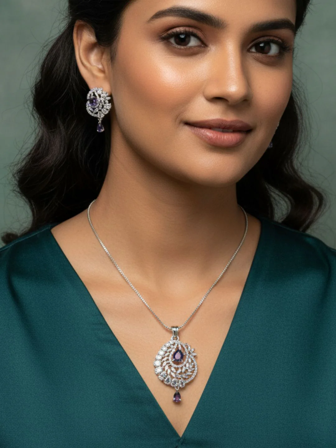 Savana Diamond Earing & Pendant Set - Image 5