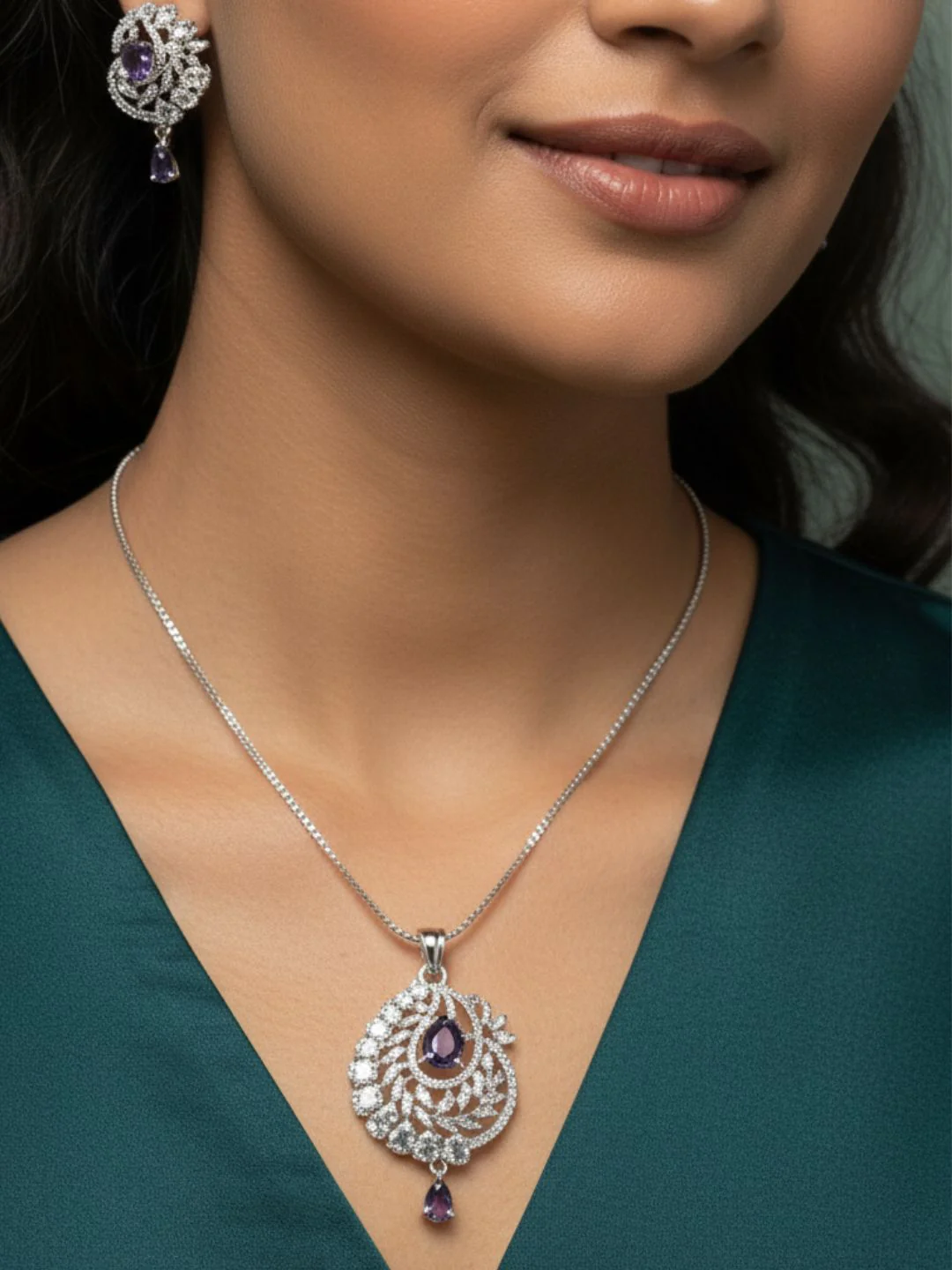 Savana Diamond Earing & Pendant Set - Image 6