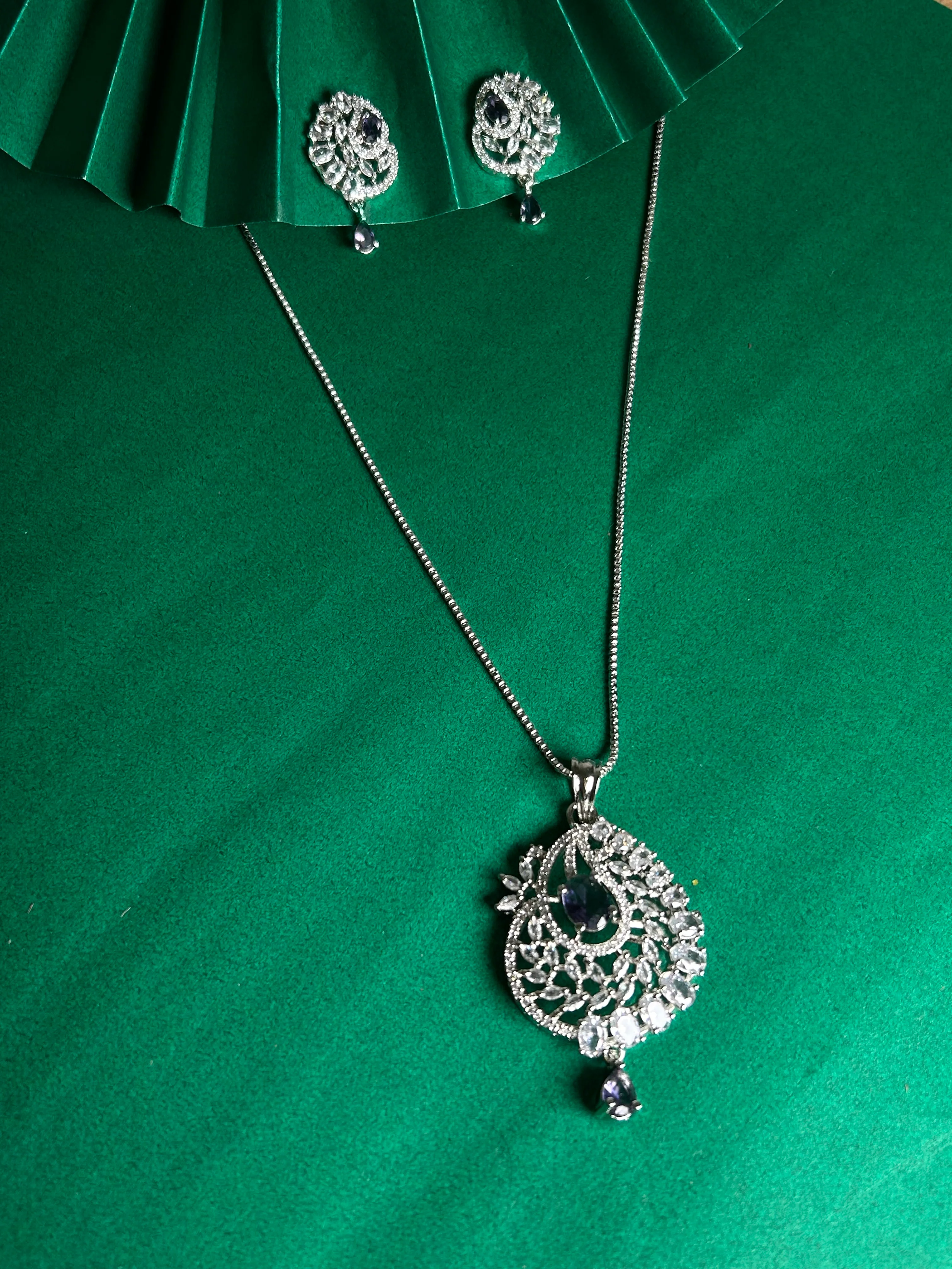 Savana Diamond Earing & Pendant Set - Image 8