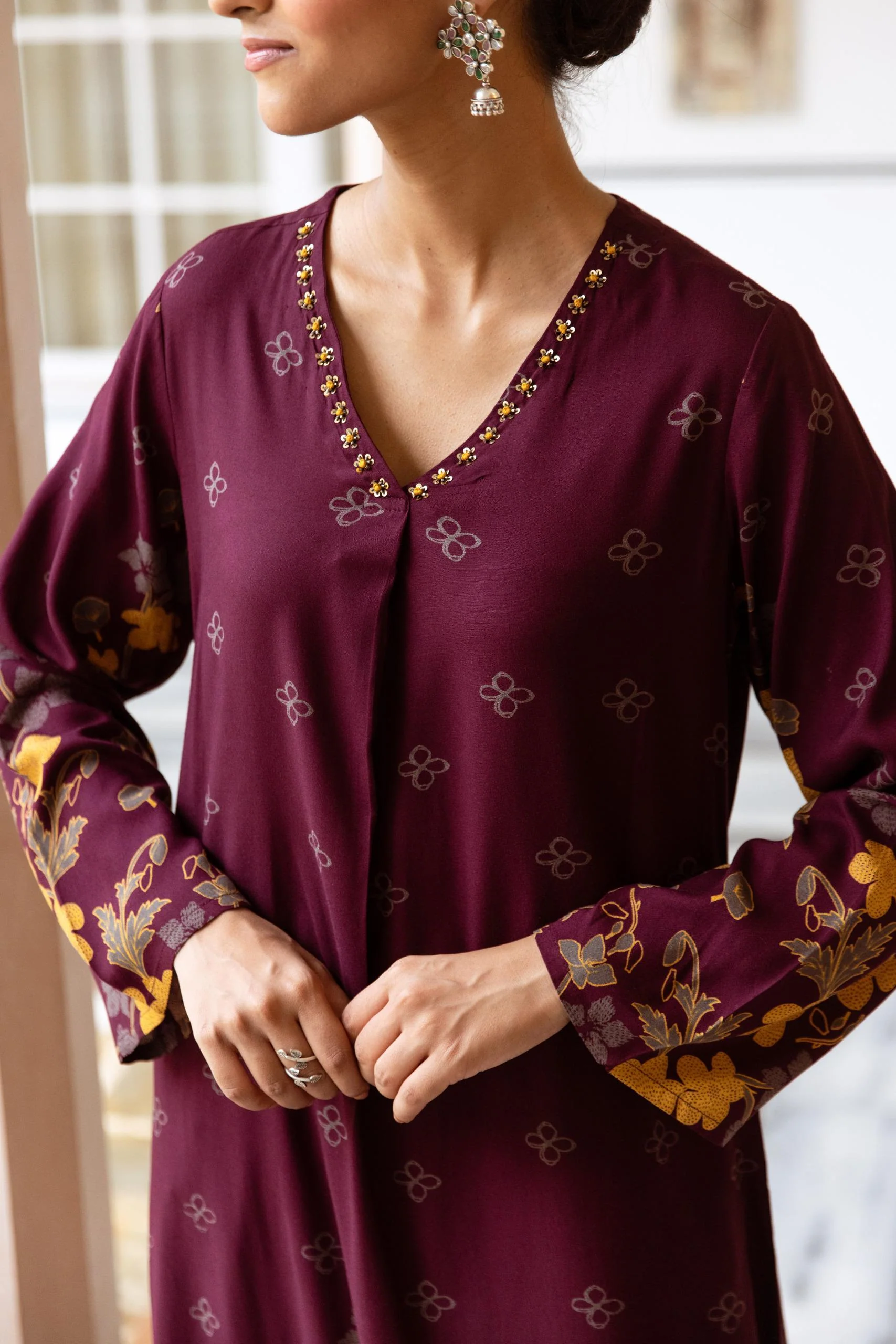 Shimoni Merlot Printed Kurta Pant Set - Image 5