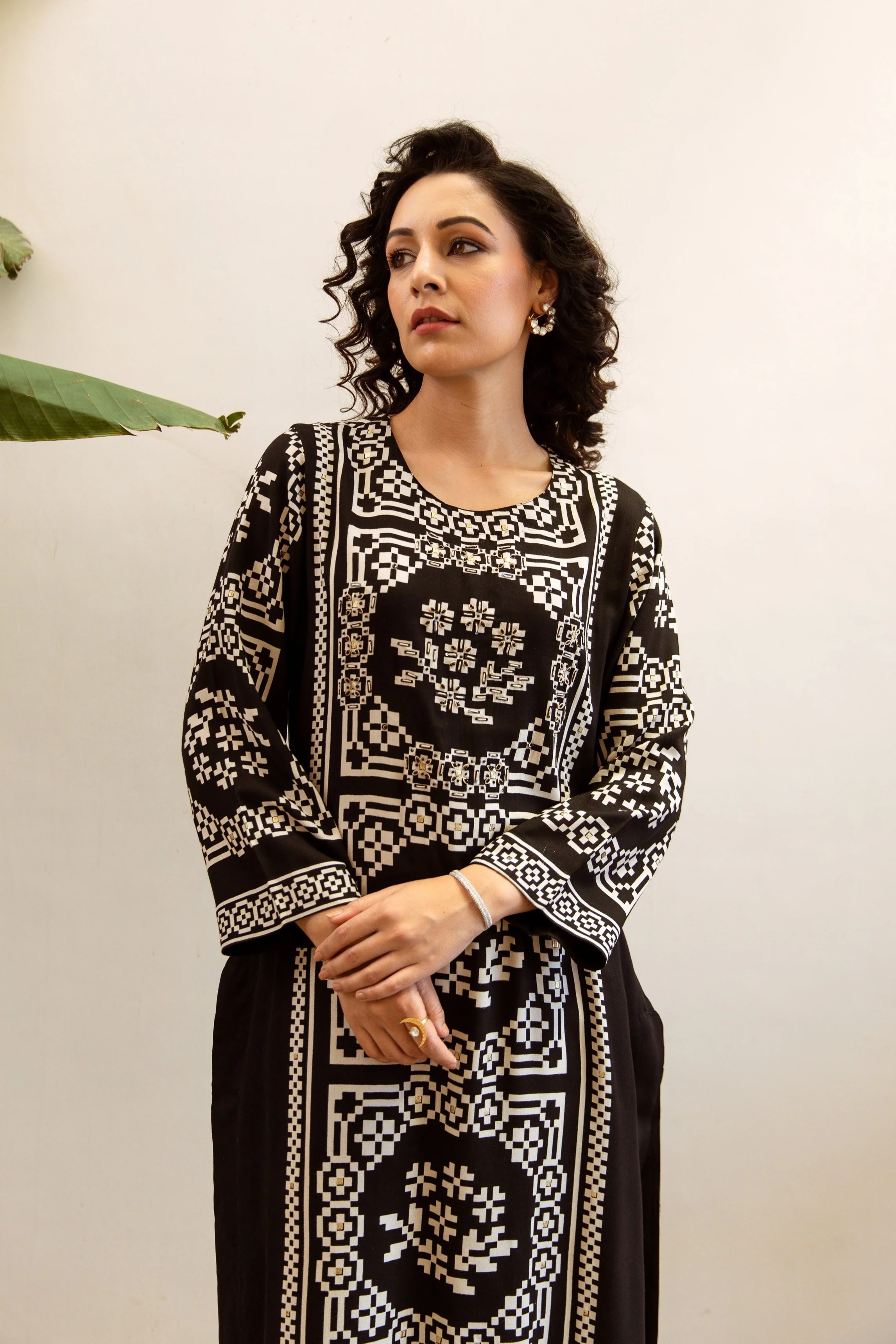 Shimoni Jade Printed Kurta Pant Set - Image 2