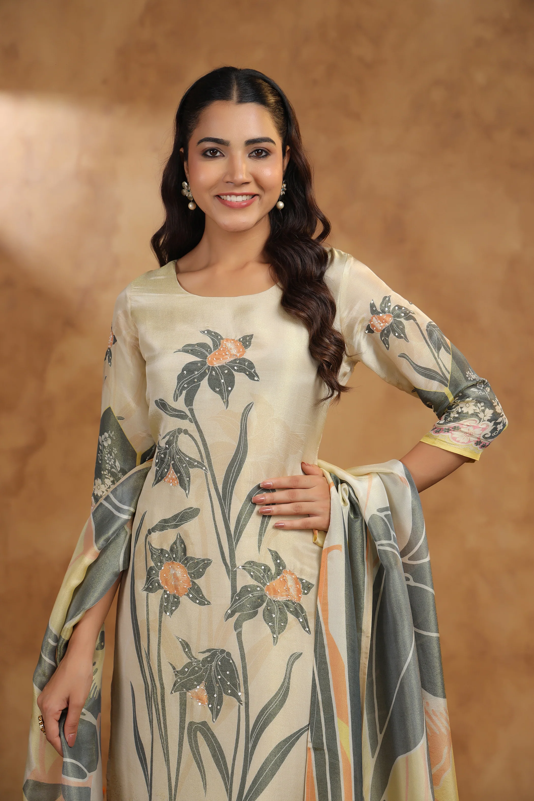RITVI OFFWHITE WORK SUIT SET - Image 10