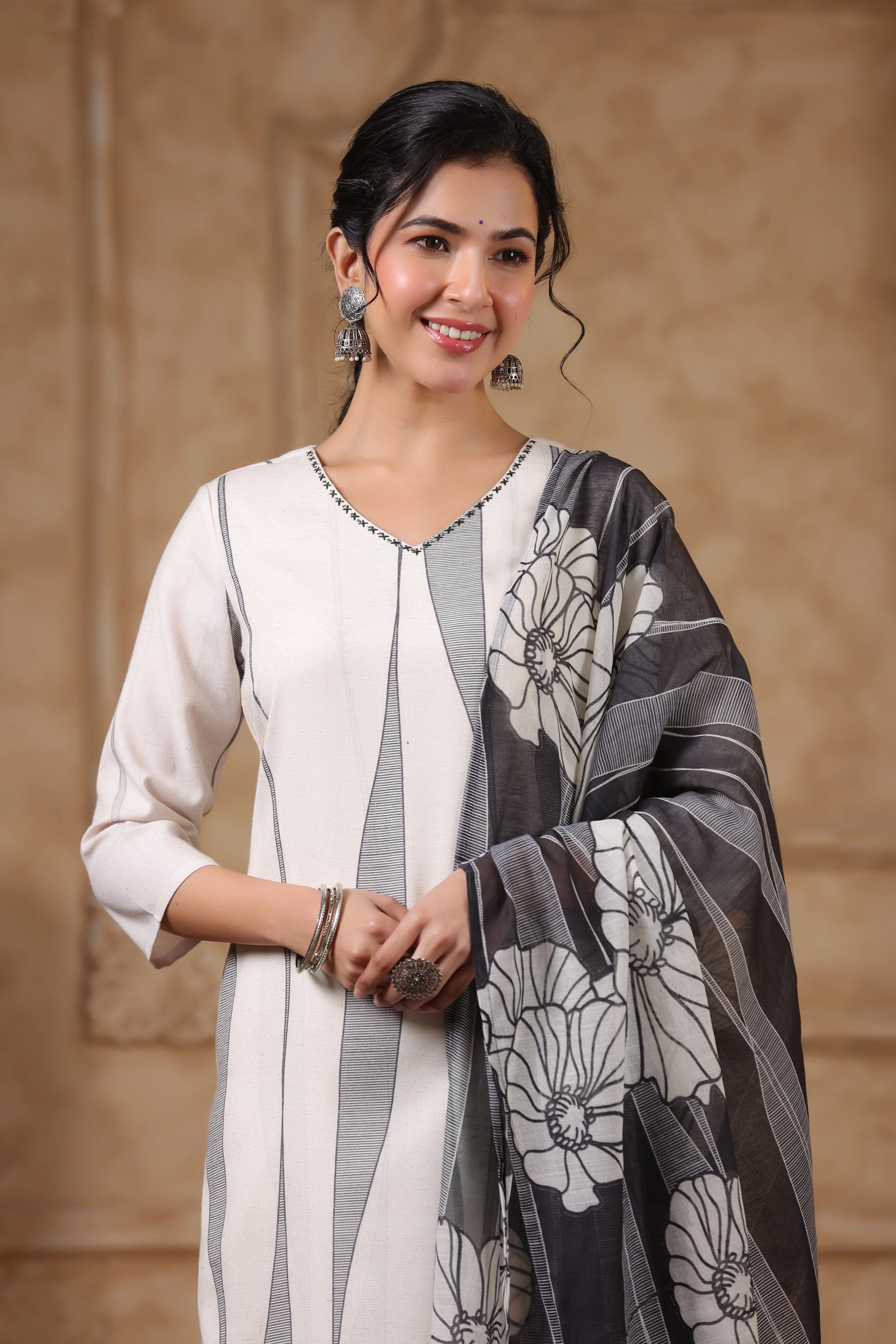 SAKSHI ANGEL LINEN COTTON SUIT SET - Image 2