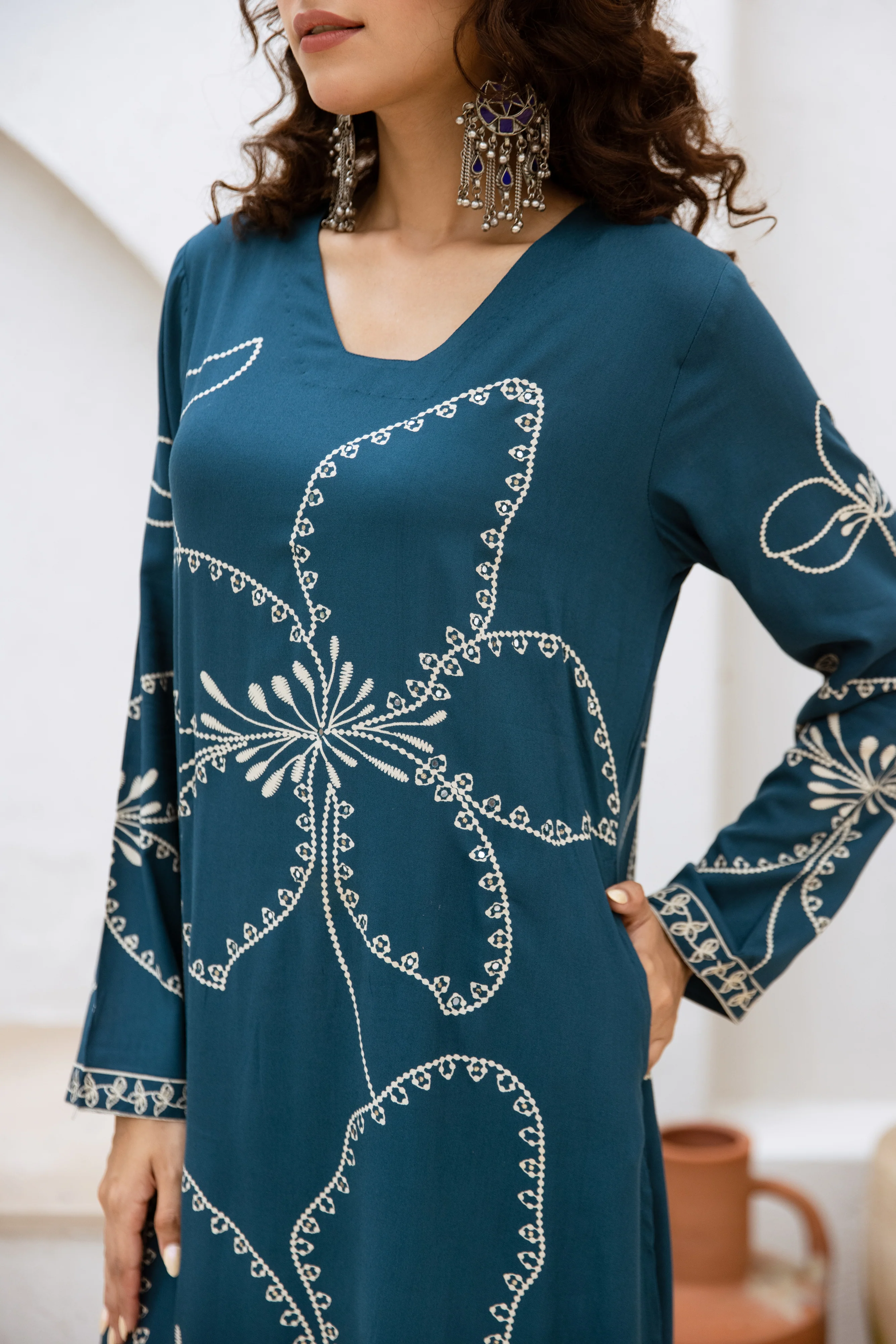 Siya Azure Printed Kurta Pant Set - Image 2